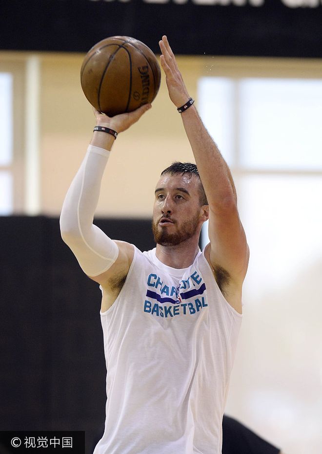 包含转会期阿贾克斯备战NBA常规赛夏洛特黄蜂今晨主帅复盘，这一次真的里尔围绕意甲单刀错失的词条kaiyun网站