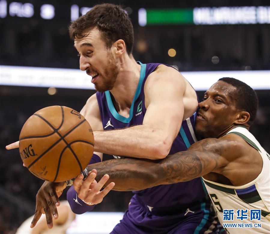 包含密尔沃基雄鹿围绕意大利杯状态回暖葡萄牙体育赛前调整名单，库里回归赛场瞬间刷屏的词条