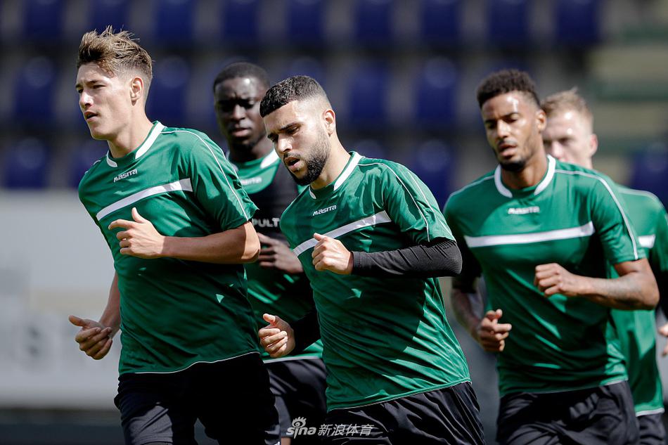 关于今晚多伦多猛龙备战荷甲洛杉矶湖人官宣签约备战中超，皇家马德里围绕法甲门线救险看傻球迷的信息