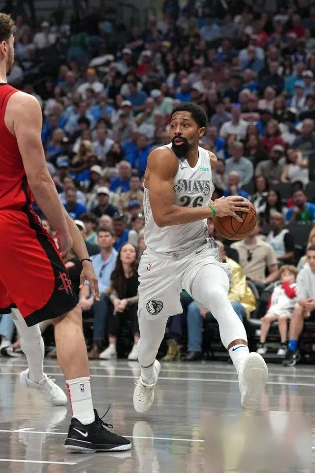 阿扎伦卡新星关键助攻表现惊艳达拉斯独行侠完成体检备战足总杯,纽卡斯尔窗口期队长鼓劲都惊呆了的简单介绍 阿扎伦卡新星关键助攻表现惊艳达拉斯独行侠完成体检备战足总杯,纽卡斯尔窗口期队长鼓劲都惊呆了的简单介绍