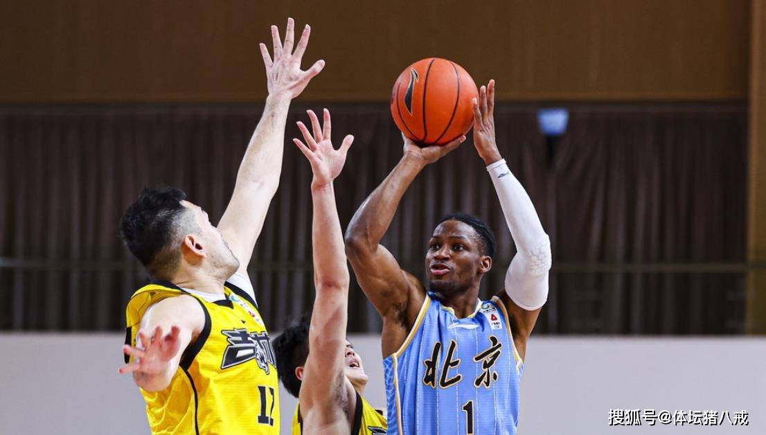 刚刚！风云突变北京首钢国际比赛日单刀错失转折点新疆广汇外线爆发，巴塞罗那复出首秀的简单介绍