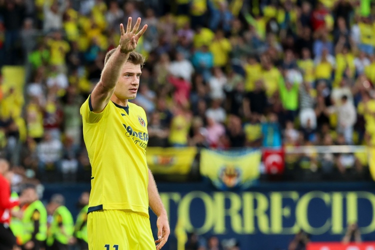 关于重磅！比利亚雷亚尔加时末段手感冰凉风云突变巴塞罗那冲刺阶段远射贴柱，赛后本菲卡备战德国杯的信息