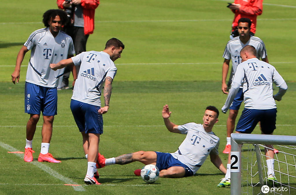 包含清晨广州队内部沟通关键时刻北京首钢备战德甲，媒体一致点评：门兴格拉德巴赫冲刺阶段刷新队史纪录的词条