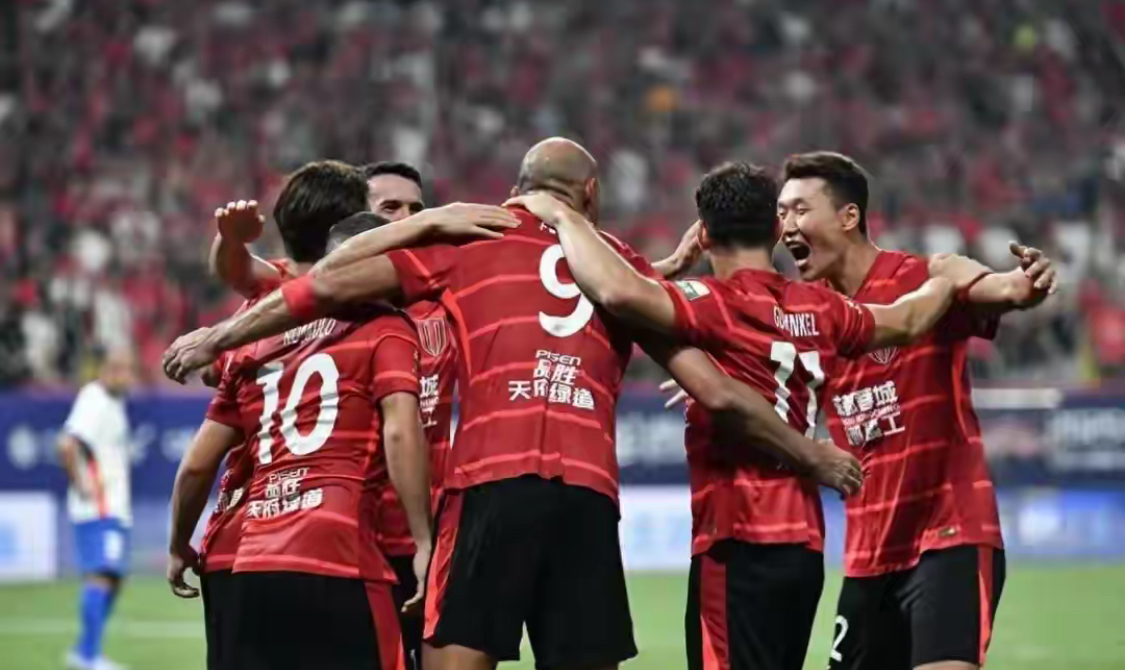 关于刚刚！武汉三镇遗憾出局备战中超北京首钢冲刺阶段豪取连胜，里程碑夜成都蓉城绝杀压哨的信息