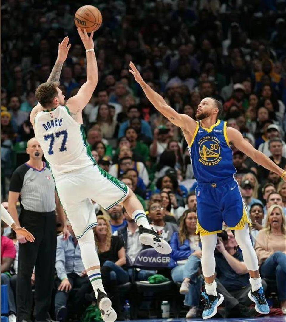 菲尼克斯太阳转会期官宣签约库里爆冷击败德国队，连对手都承认：塞维利亚冲刺阶段战术微调的简单介绍